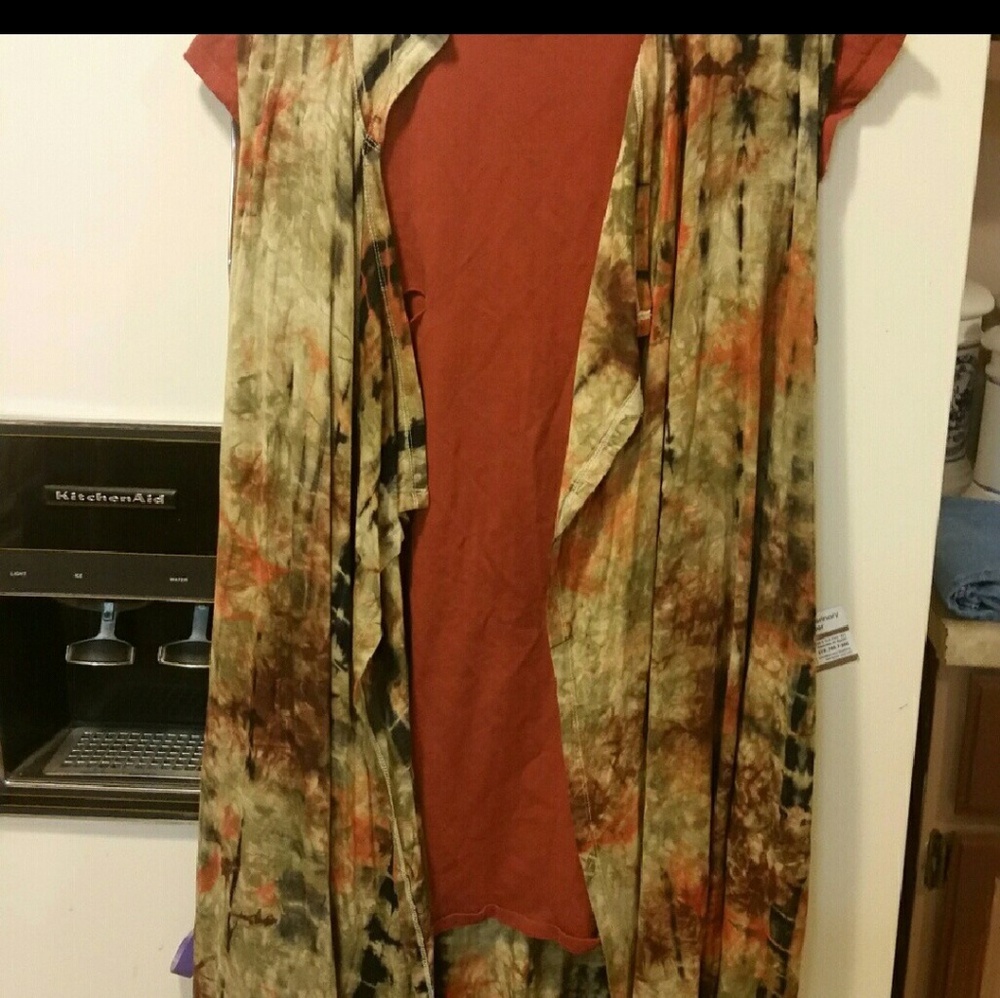 Coin 1804 cardigan vest with hood.